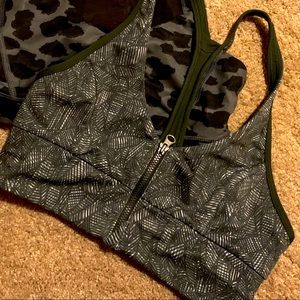 Size 4 lululemon sports bra